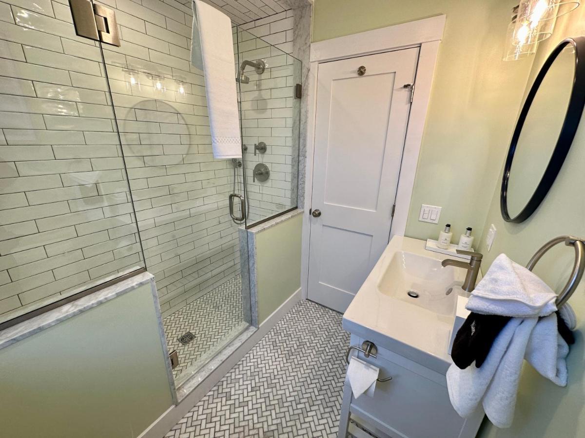 Prime Location! Renovated House! 6 Bed4 Bath Villa Newport Exterior photo