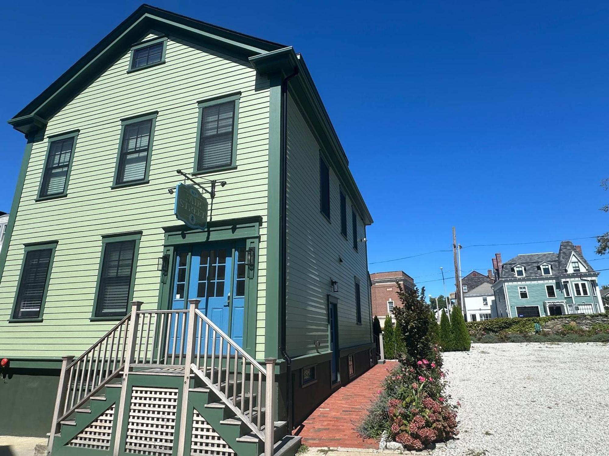 Prime Location! Renovated House! 6 Bed4 Bath Villa Newport Exterior photo