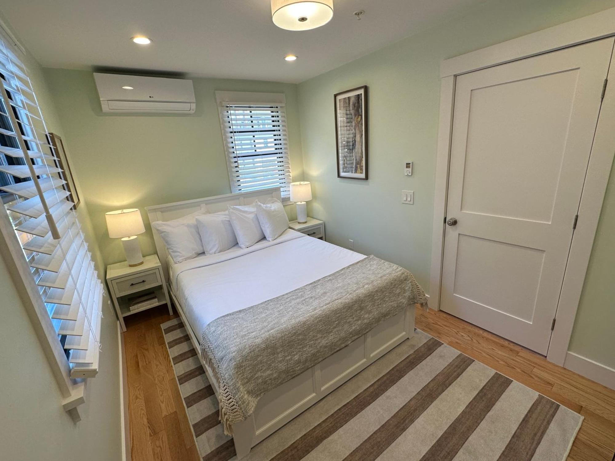 Prime Location! Renovated House! 6 Bed4 Bath Villa Newport Exterior photo
